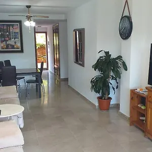 Planta Baja Cerca De La Playa Costa Casares